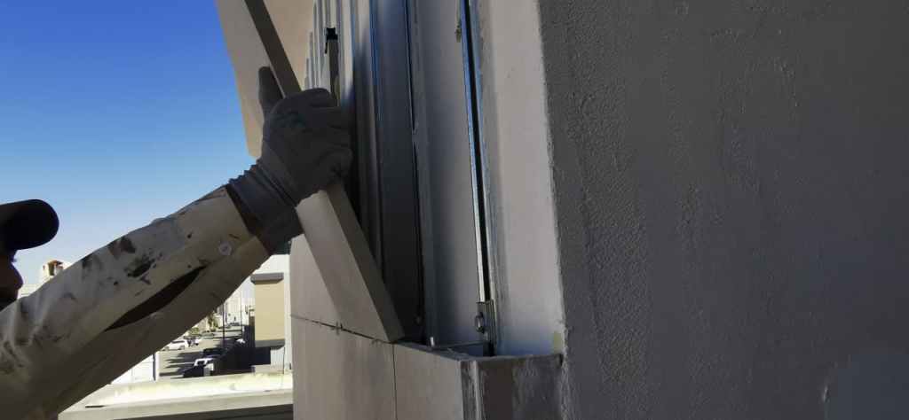 تركيب الحجر على EIFS
